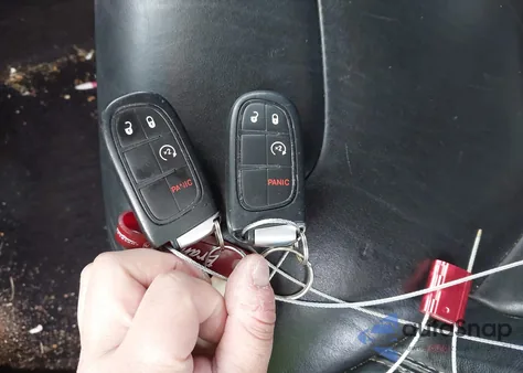 2017 Jeep Cherokee Limited 4X4 z USA, uszkodzony, nr VIN 1C4PJMDS3HW613088